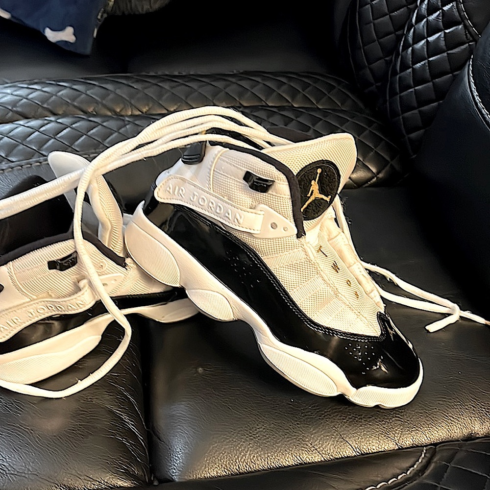 Air Jordan 11 Retro concord (2018) in new condition